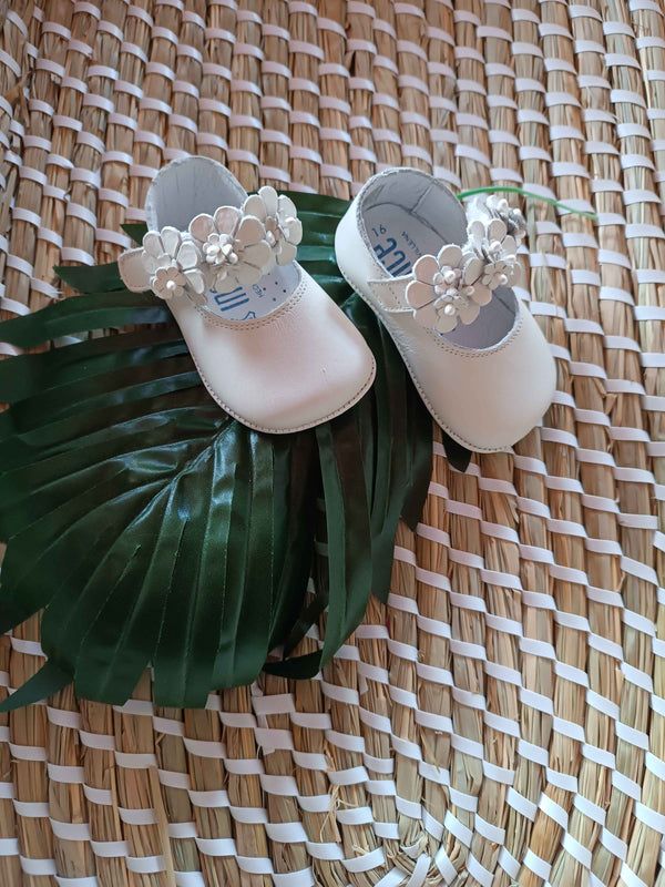 INDICE Scarpina in pelleLATTE ballerina con fiorellini