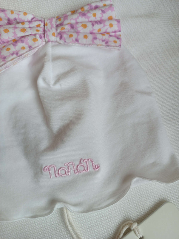 NANAN CAPPELLO BIANCO CON FIOCCO MARGHERITE LILLA