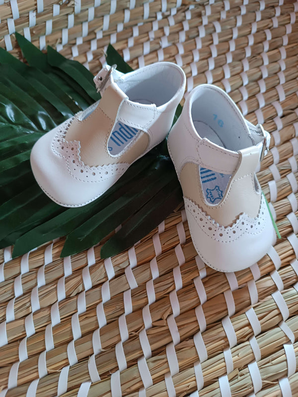 Scarpina inglesina in pelle bianca e beige con fibbia