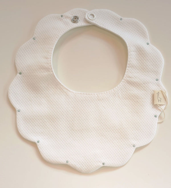 BABYGI BAVAGLINO PIQUET BIANCO NUVOLETTA CON RICAMO MENTA DY23